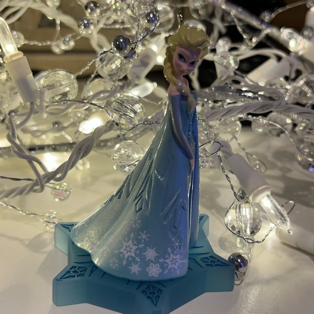 Hallmark Disney Frozen Elsa Ornament - Picture 6 of 7